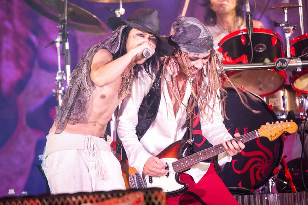 海賊姿kenとのセッションも Vamps熱狂の Beast Party 着うたフルならhappy うたフル